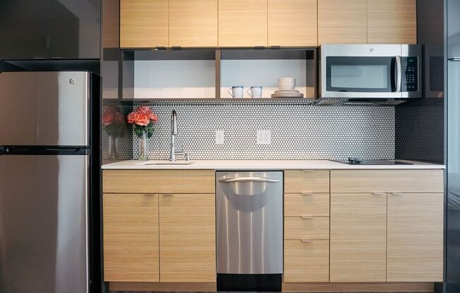 Studio, 1 bath, 339 sqft, $1,799, Unit 406