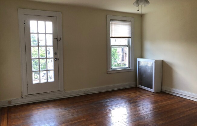 3 beds, 1 bath, 1,000 sqft, $1,850, Unit 3033 N. Calvert St. C5