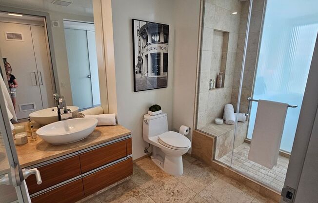 2 beds, 2 baths, $6,040, Unit # 2512
