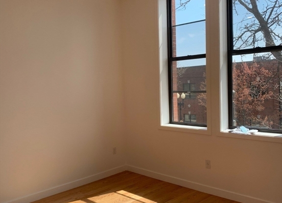 2 beds, 1 bath, $2,250, Unit 401