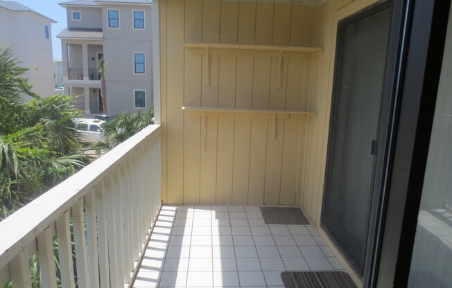 1B/1B Unfurnished Condo Across the Street from the Gulf of Mexico!