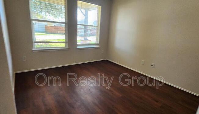 315 SUNSET COLONY DR