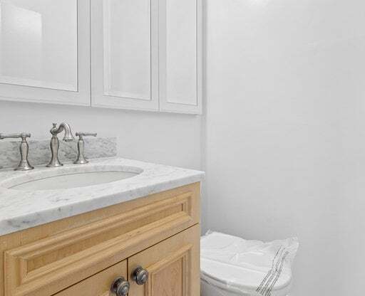 1 bed, 2.5 baths, $7,000, Unit 21K