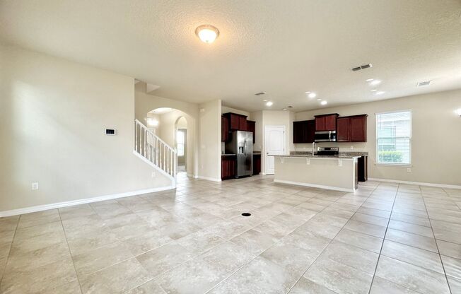 Large 4/3.5 Home located in Waterleigh! Downstairs Suite