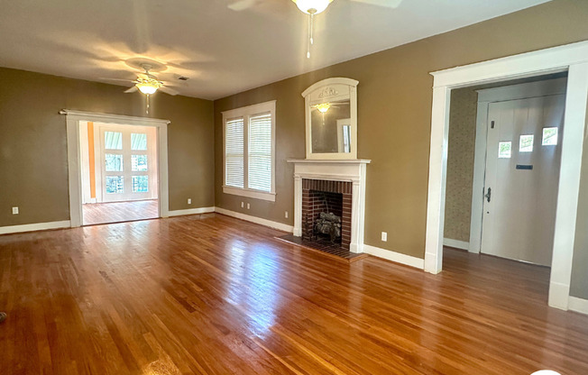 Charming 2 bedroom Garden District Home for Rent!