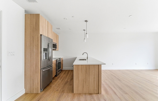 1035 COMMONWEALTH AVE