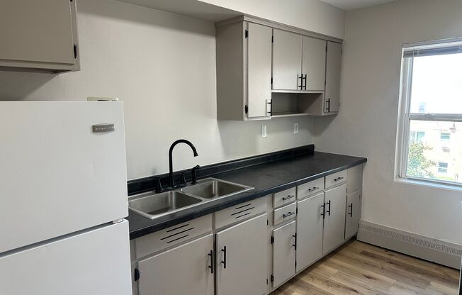 1 bed, 1 bath, 600 sqft, $1,040, Unit 308-1