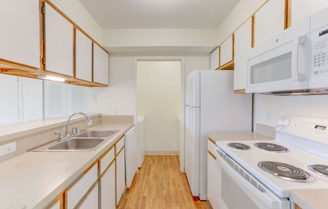1 bed, 1 bath, 636 sqft, $1,600, Unit 15-306
