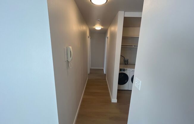 2 beds, 2 baths, 1,060 sqft, $2,695, Unit 3520 - 206