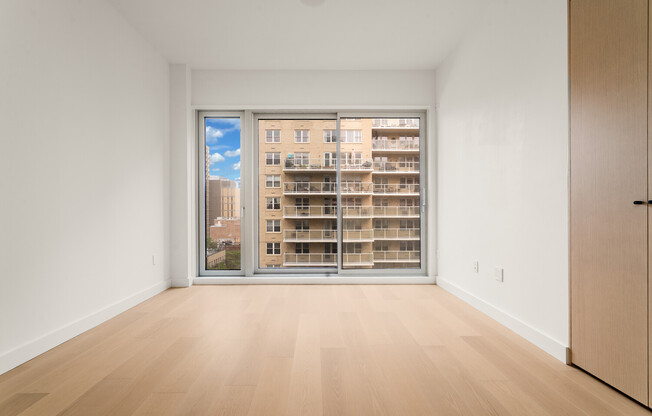 250 E 25 ST