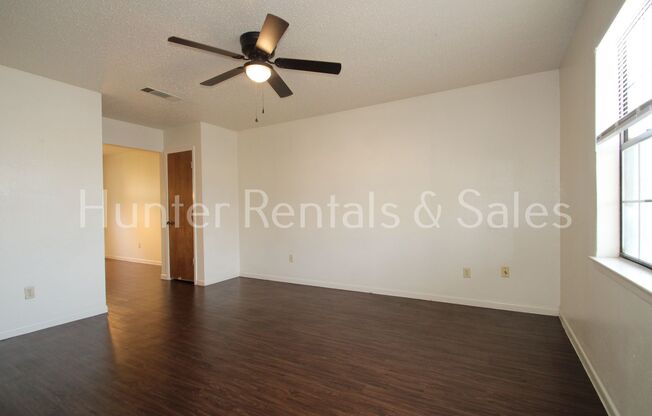 2 beds, 1.5 baths, $725