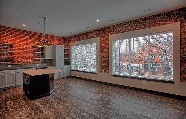 Updated Loft Apartment in the Heart of Downtown Longmont
