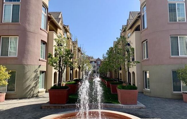 Modern upscale condo! 1550 Technology Drive #4071
