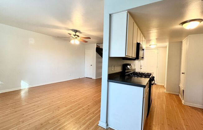 2 beds, 1.5 baths, 900 sqft, $1,295, Unit 114