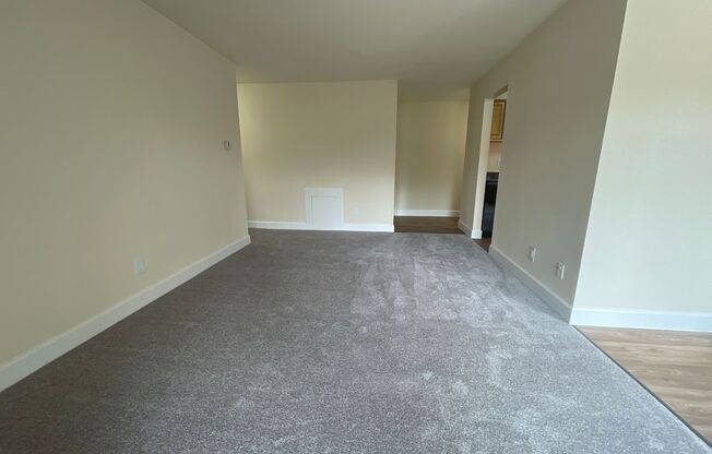 2 beds, 2 baths, 1,000 sqft, $2,250, Unit 14200 #203