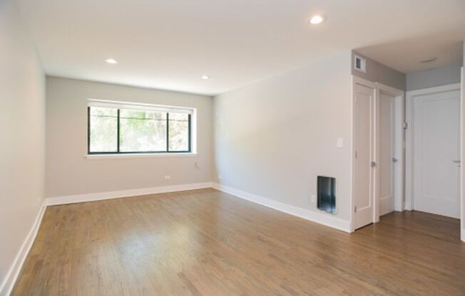 Spacious 1 Bed in Great Old Town Location