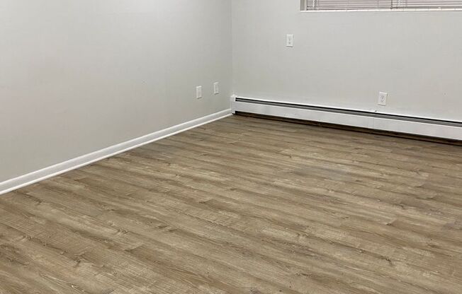 1 bed, 1 bath, 750 sqft, $1,695, Unit B01