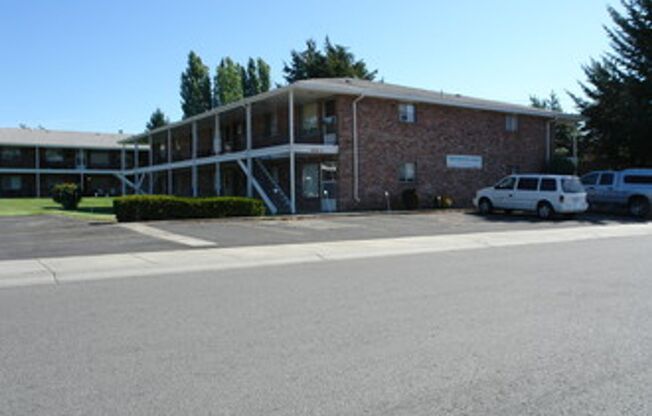 Mead School District 2 Bedroom 1 Bath Apartment
