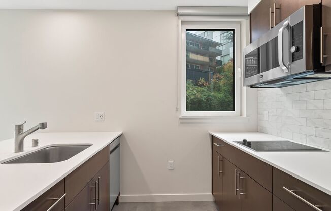 Studio, 1 bath, 357 sqft, $1,695, Unit 315