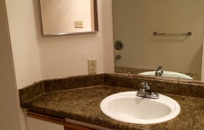 1 bed, 1 bath, 800 sqft, $1,555, Unit 623