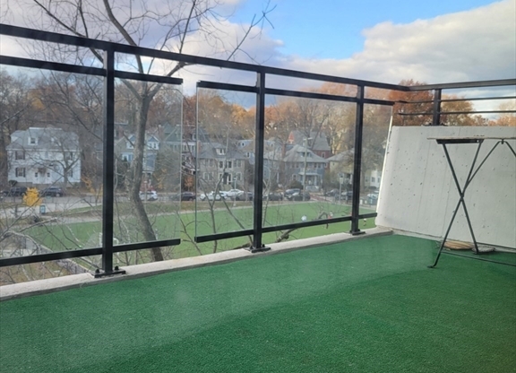 1 bed, 1 bath, 745 sqft, $3,000, Unit 32