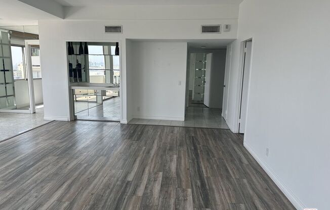 2 beds, 2 baths, 1,377 sqft, $4,900, Unit 702