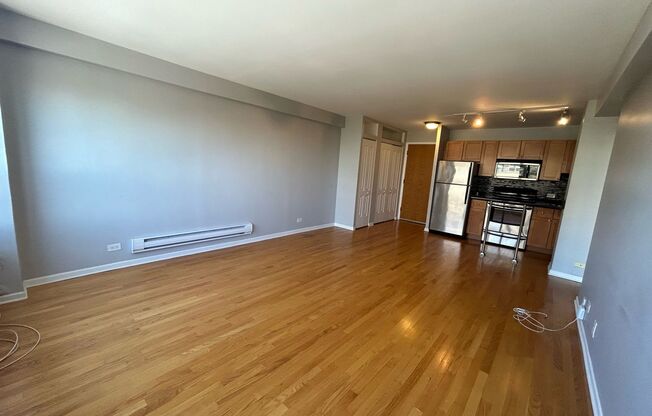 1 bed, 1 bath, 700 sqft, $1,950, Unit 418-0912
