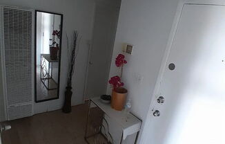 1 bed, 1 bath, 700 sqft, $2,495, Unit B