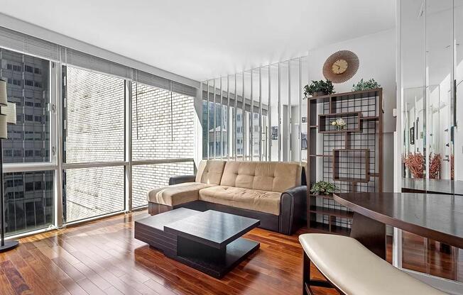 60 E 55 ST