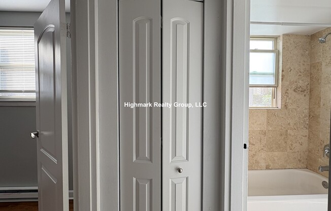 7626 1/2 N MILWAUKEE AVE