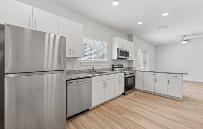 2 beds, 1 bath, 944 sqft, $1,375, Unit 323