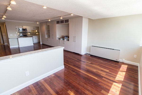 Studio, 1 bath, 691 sqft, $2,750, Unit 19G