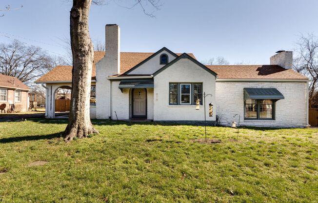 Spacious 4 Bed/ 3.5 Bath Home in Madison w Detached Office and Full Bath, 2 Car Garage, 1/2 acres lot, Pet Friendly