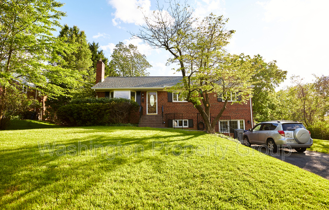 3822 PICKETT CT