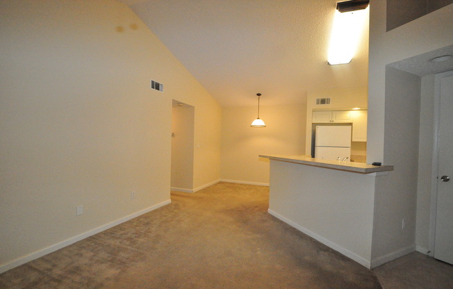ORLANDO: Convenient to Airport, 3rd Floor Condo