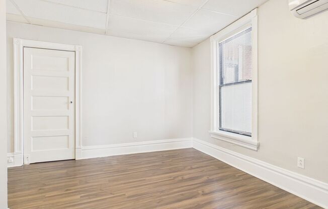 1 bed, 1 bath, 300 sqft, $975, Unit 1700 N 2nd #26