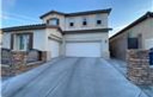 Beautiful 4 bedroom House in the Vista Verde Community in Centennial Hills