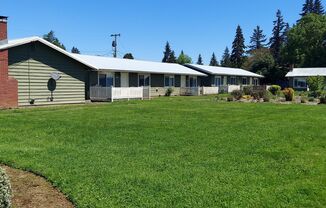 Refurbished 2 Bed 1 Bath with W/D in unit - close to Elk Rock, Max, on bus line