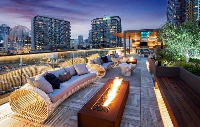 Cozy up by the firepit on the rooftop of Modera San Diego, minutes from Petco Park, the Gaslamp, and all that downtown San Diego has to offer