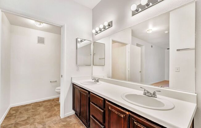 3 beds, 2 baths, $1,600, Unit # 176