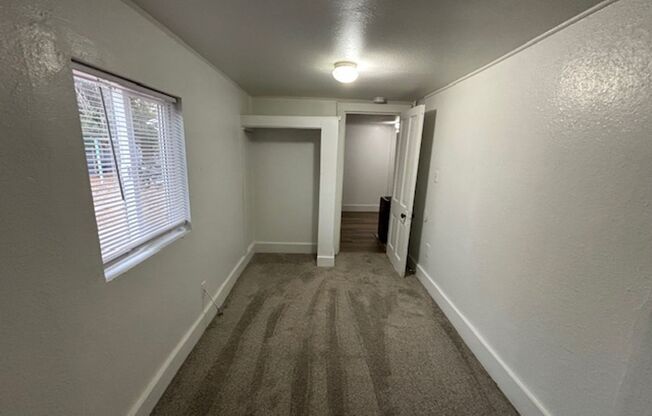 2 beds, 1 bath, $1,000, Unit PM-260-3 Unit 3