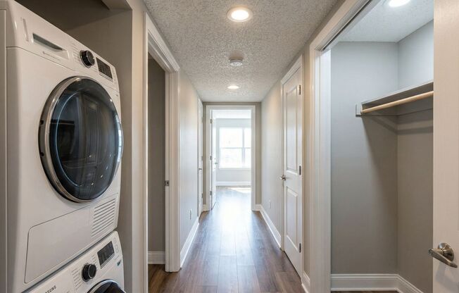 3 beds, 1 bath, 1,100 sqft, $1,100