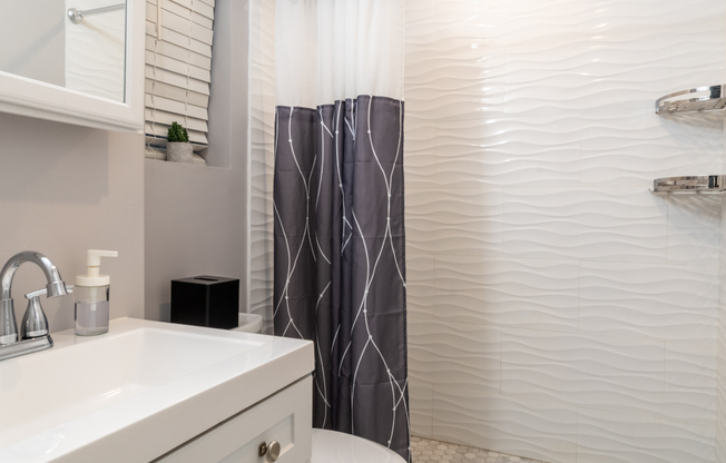 Studio, 1 bath, $3,200, Unit 3T