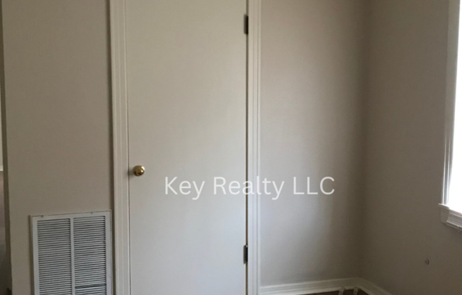 3 beds, 1 bath, $1,200