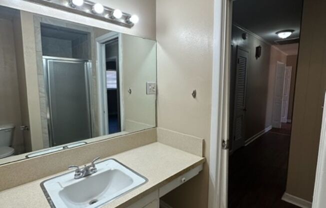 3 beds, 2 baths, $1,595