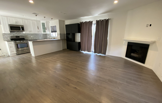 1801 W VICTORY BLVD