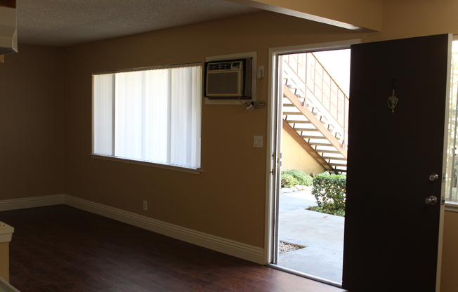 2 beds, 1 bath, $2,195, Unit 538C