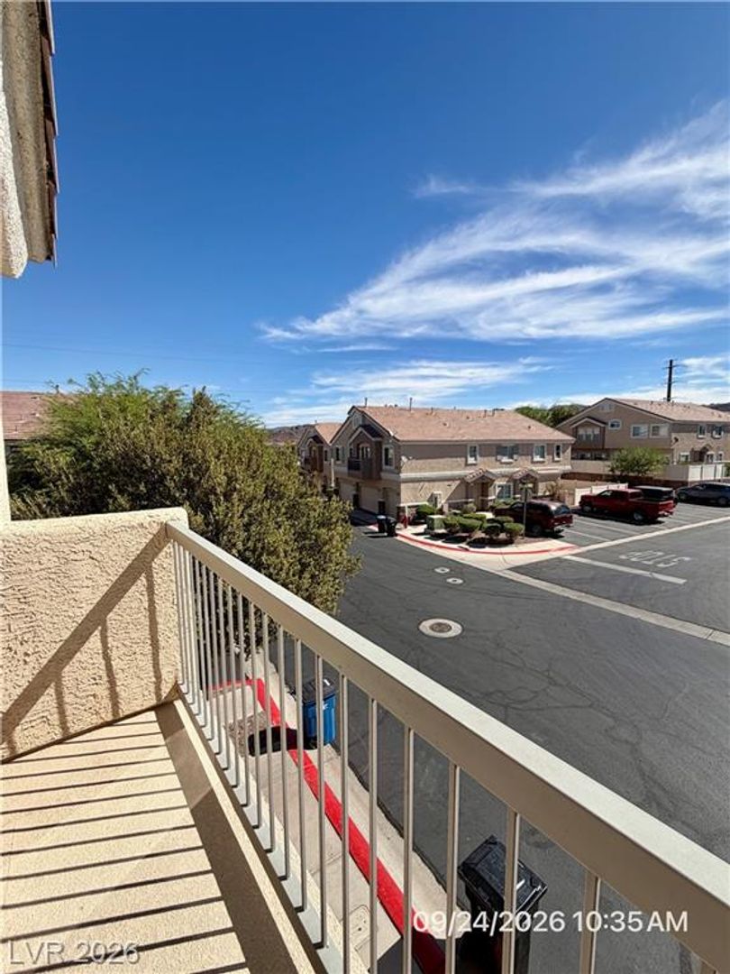2-Bedroom Henderson Townhome with Mountain Views & Garage