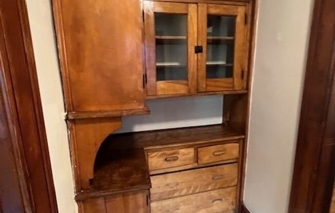 Beautifully Restored 3 BR, 1.5 BR Pre-War Gem in Herron-Morton