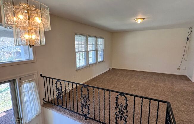 Beautiful House in Tates Creek! 4 BR, 2.5 Baths, Garage, Finished Basement; on a Cul-de-sac